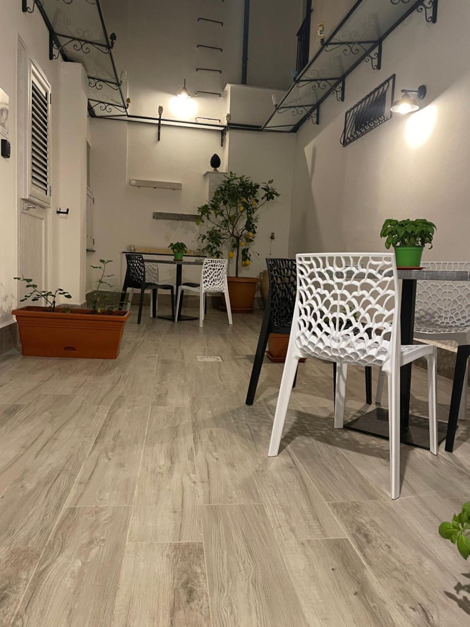 Casa Vacanze Donna Mariacarme' Palermo Exteriör bild